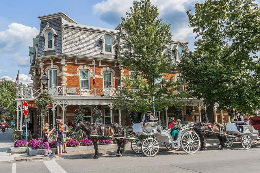 Toronto: Niagara Day Tour w/ Niagara on the Lake & Boat Ride - River viewpoints that teach you where to look