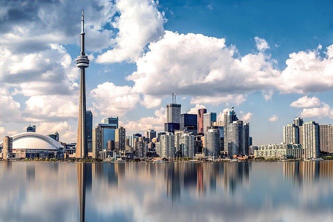 Toronto & Niagara Falls 2 Days Tour - A fast, scenic route from Montreal to Toronto and Niagara Falls