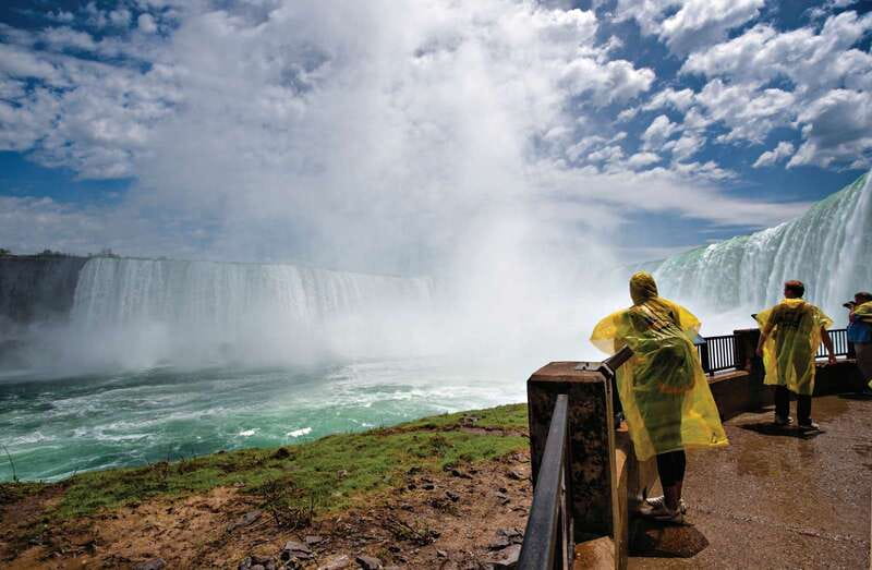 Toronto: Niagara Falls Bus Tour with Maple Tasting and NOTL - Key things to know before you go