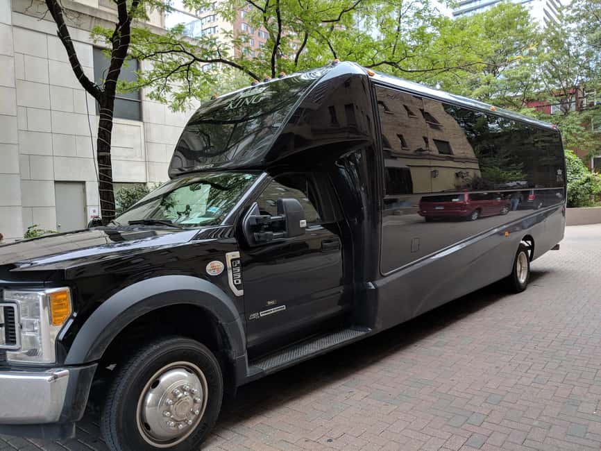 Toronto: Niagara Falls Bus Tour with Maple Tasting and NOTL - Maple syrup tasting: a small stop that tastes like Ontario