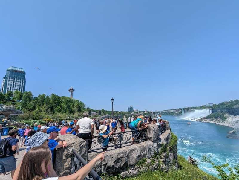 Toronto: Niagara Falls Day Tour with Boat Tour Option - Maple syrup and chocolate tastings, and where lunch fits in