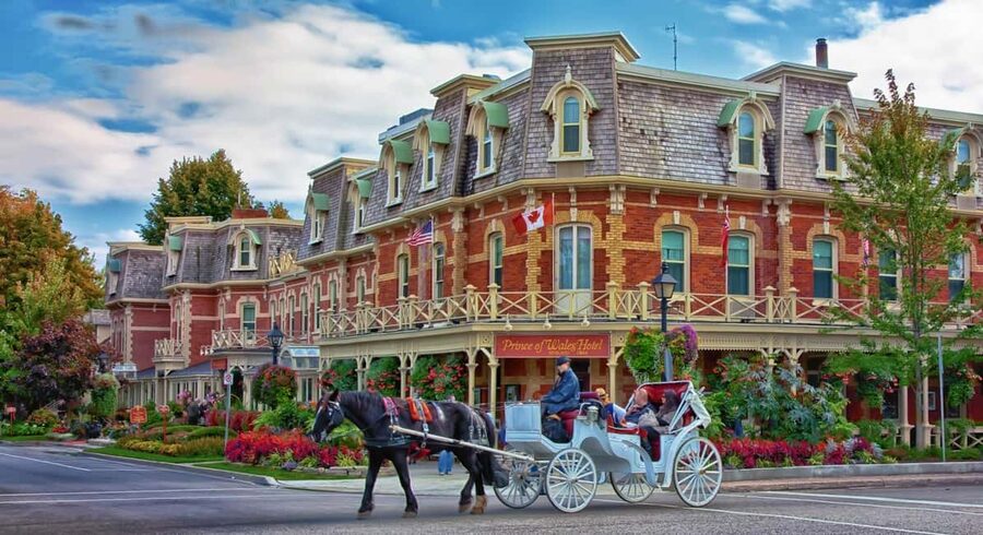 Toronto: Niagara Falls & NOTL Heritage Town Guided Day Tour - Niagara-on-the-Lake: how a quick break feels worth it
