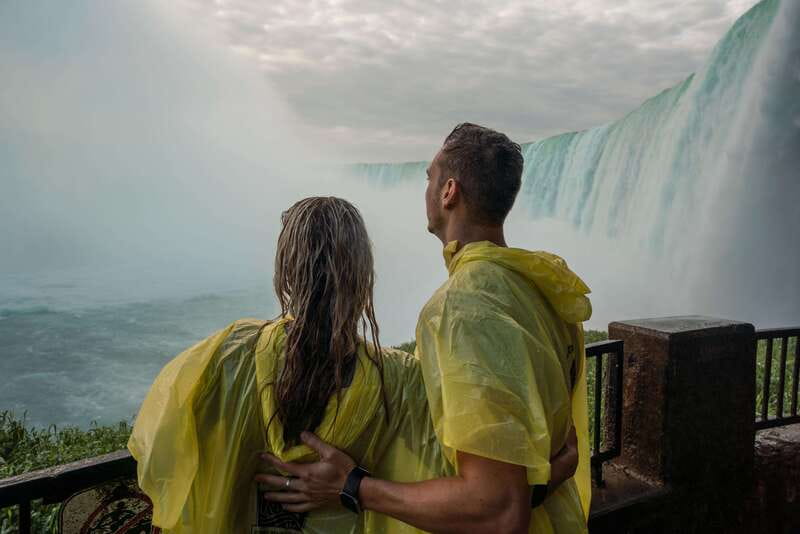 Toronto: Niagara Falls Tour, Boat & Journey Behind the Falls - The short wine tasting stop, a quick detour
