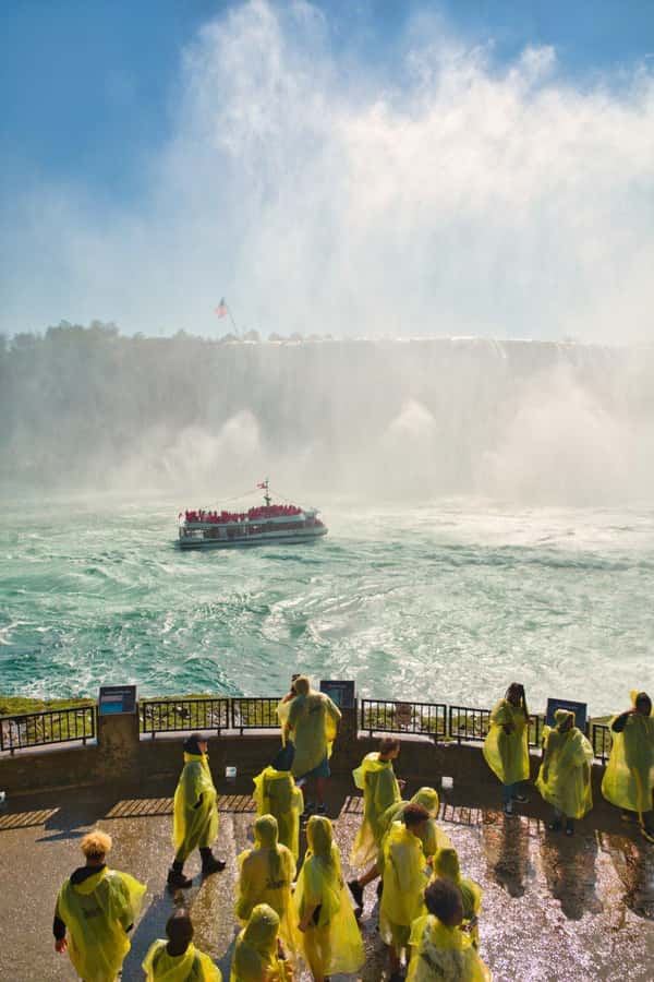 Toronto: Niagara Falls Tour, Boat & Journey Behind the Falls - Comfort on the road: climate-conditioned bus and live narration