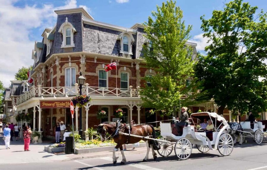 Toronto: Niagara-on-the-Lake, Wine Tasting & Chocolate Tour - CFX Chocolate Factory: samples, tour energy, and maple flavor