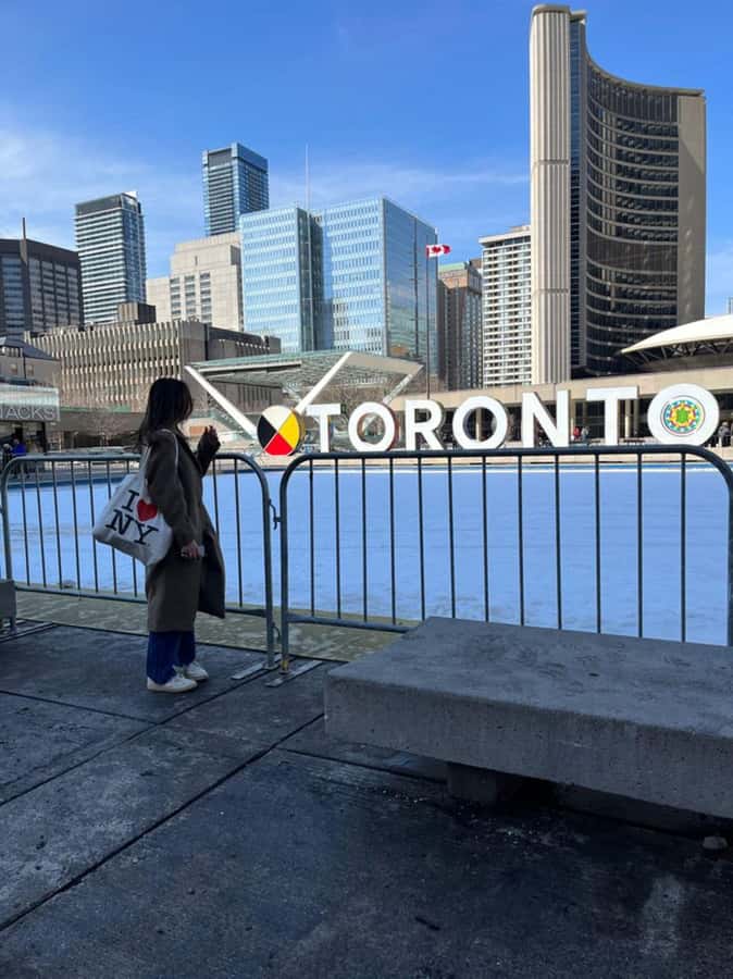 Toronto – Private 2-Hour Photoshoot with a Pro Photographer - Price and value: $25 per person in real life terms