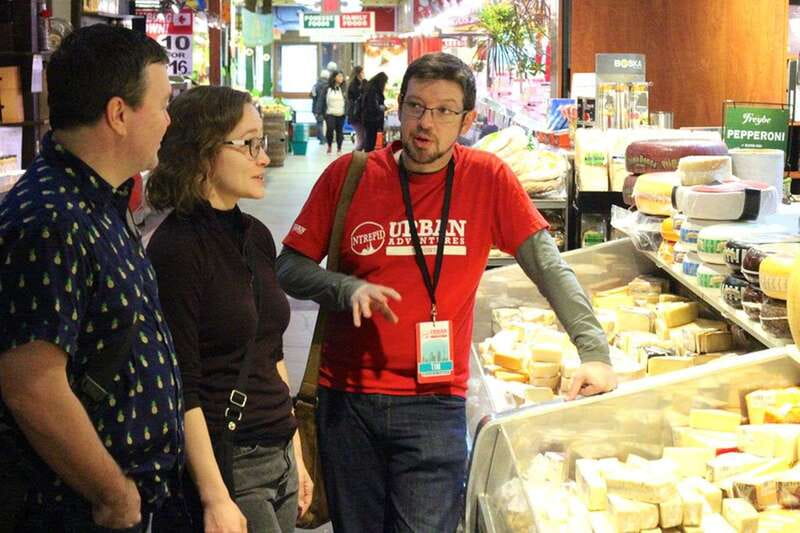 Toronto: Private Food Discovery at the St Lawrence Market - Coffee and the Famous Toronto Apple Cake Slice