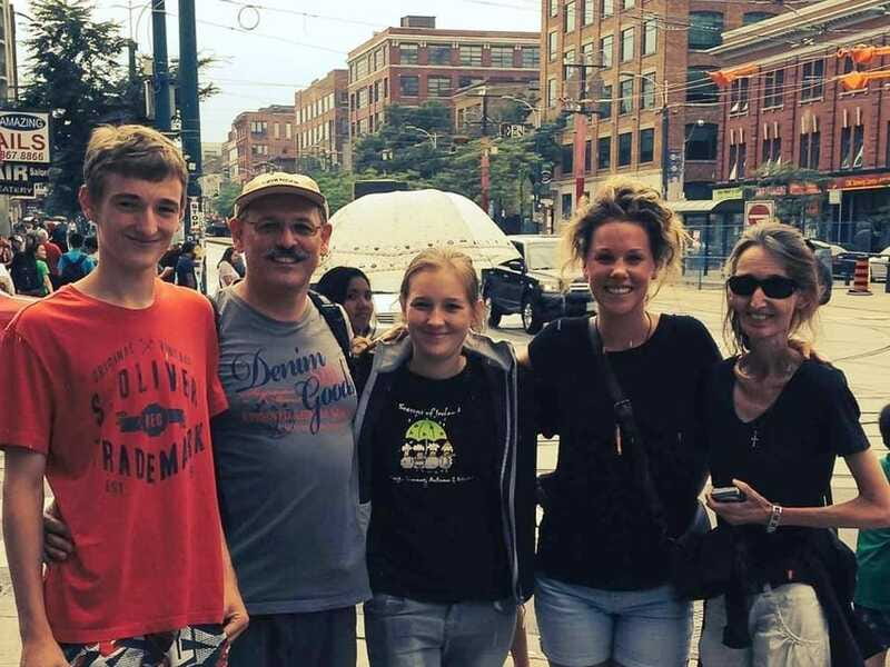Toronto: Private Walking Tour with a Local - Time on your feet, what costs extra, and what to wear