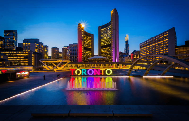 Toronto: Small Group Night Tour with Harbour Boat Cruise - How the 150 Minutes Feel, From Pickup to Return