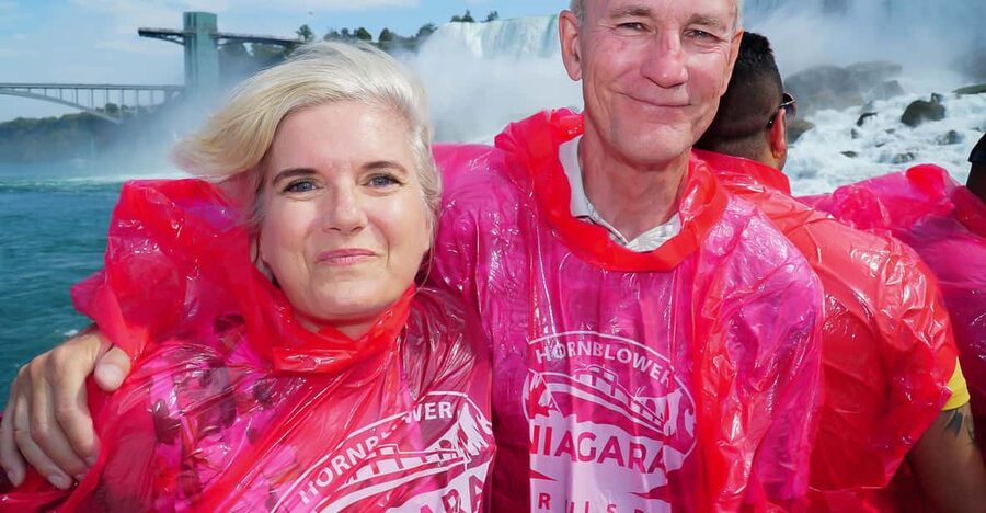 Toronto: Splendours of Niagara Falls Small Group Tour w/Boat - The Two-Guide Approach: Why It Feels More Thoughtful