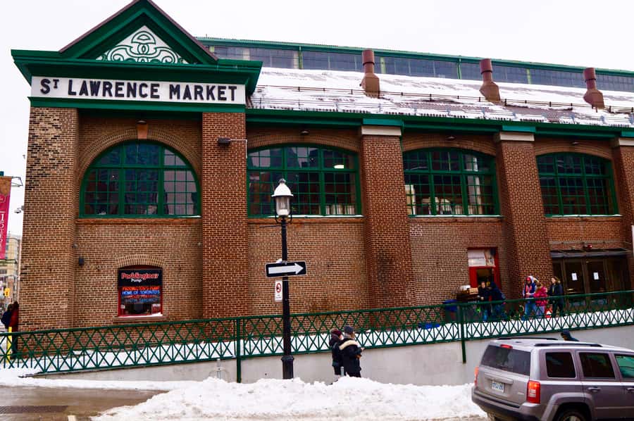 Toronto: St Lawrence & Distillery Food Tour with 6 Tastings - The secret dish at the fish market, plus a no-bake Canadian dessert