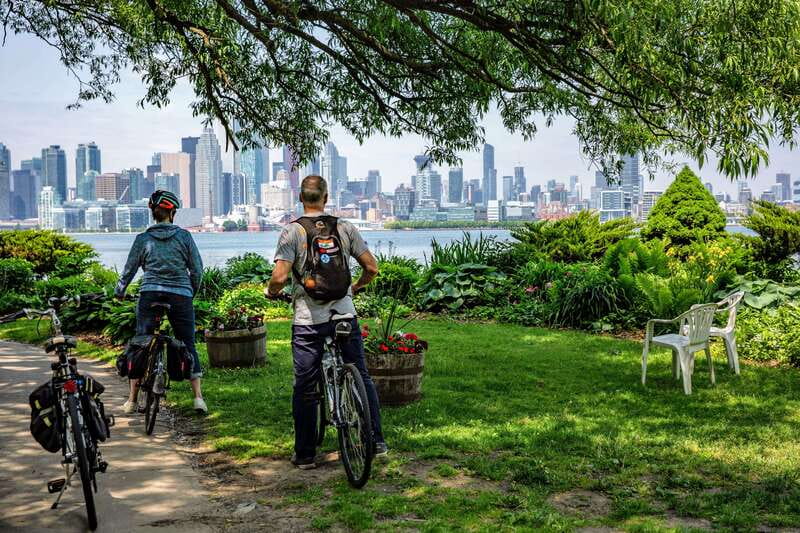 Toronto Waterfront and Islands Guided Bicycle Tour - Riding Toronto’s waterfront without the stop-and-go grind