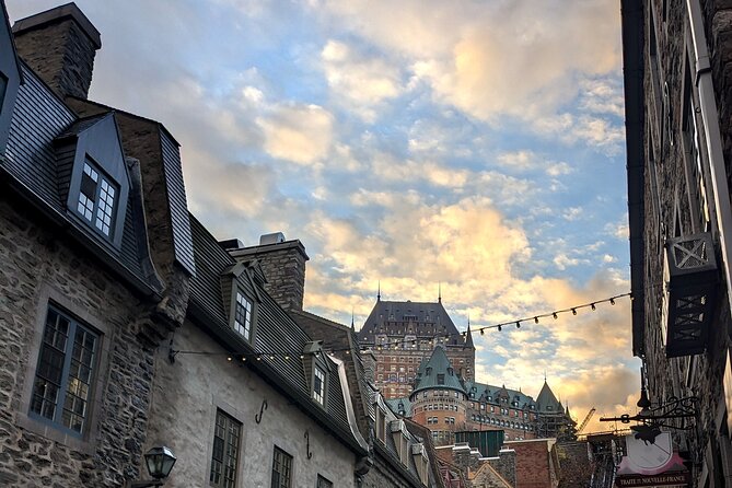 Uncover Old Quebec: Fun Walking Tour of the City with Local Guide - Meeting at Fontaine de Tourny, and what the schedule means on the ground