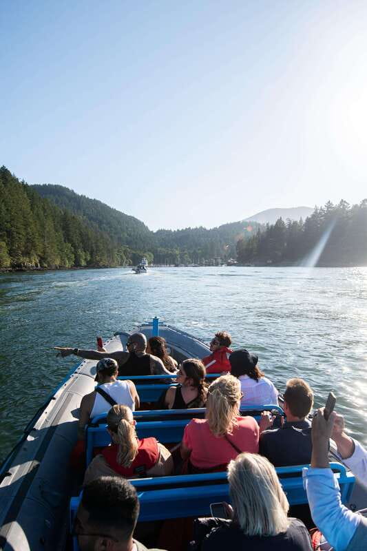Vancouver: Boat to Bowen Island on UNESCO Howe Sound Fjord - Bowen Island Snug Cove: the included beer, wine, coffee, or ice cream stop