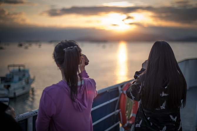 Vancouver Evening Dinner Cruise - The West Coast buffet: what’s included and what to expect