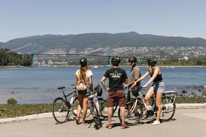 Vancouver: Guided Bike Tour - Stanley Park Seawall and Beaver Lake: the signature start