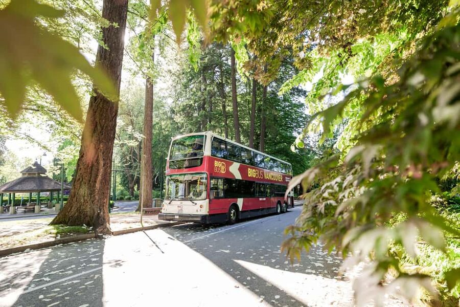 Vancouver: Hop-on Hop-off Sightseeing Tour with 10 Stops - Start point at Canada Place: your easiest launch into downtown