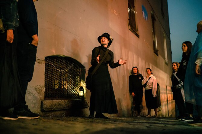 Vancouver Lost Souls of Gastown Walking Tour - Steam Clock stories, the woman in the well, and the Great Fire
