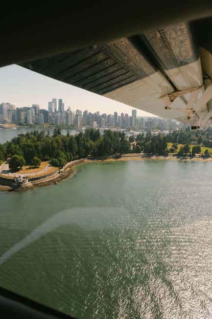 Vancouver: Scenic Panorama Seaplane Tour - The seaplane experience part: what flying a float plane feels like