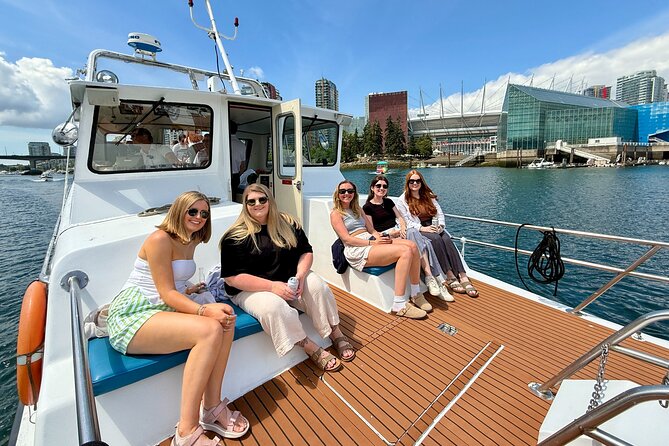 Vancouver Sightseeing Boat Cruise with Live Tour Guide - Why the False Creek to English Bay route is such a great first Vancouver view