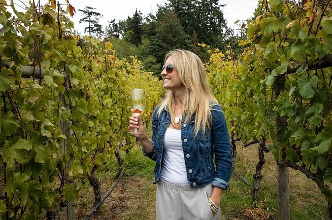 Victoria Boutique Winery Tour - Macaloneys Island Distillery and Twa Dogs Brewery: whisky tastings plus beer flights
