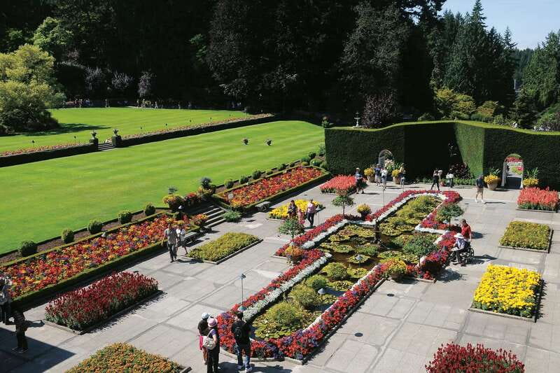 Victoria: City Highlights and Butchart Gardens Tour - Chinatown and Old Town at the Gate of Harmonious Interest