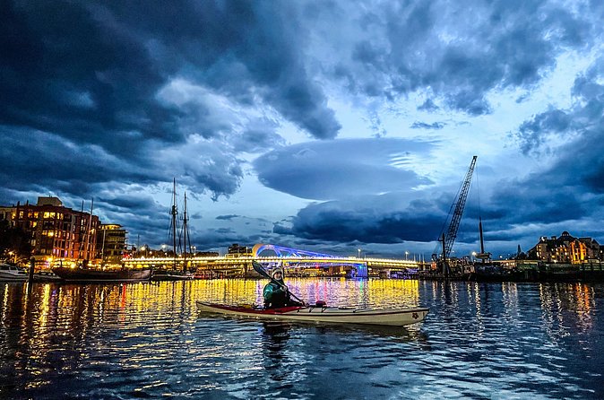 Victoria Harbour Sunset Kayak Tour - Legislative Assembly area: the landmark stop that anchors the route