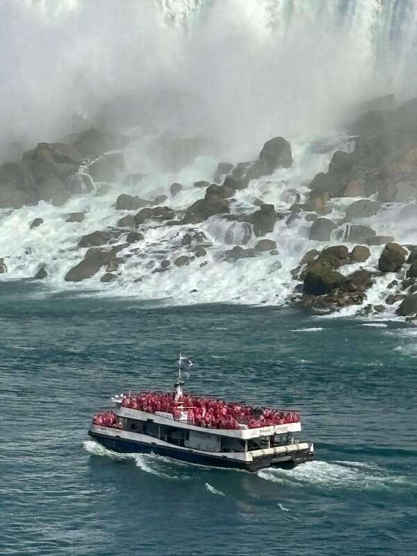 Walking Tour of Niagara Falls Canada and Hornblower Boat - Price and value: what $72 buys you in real time