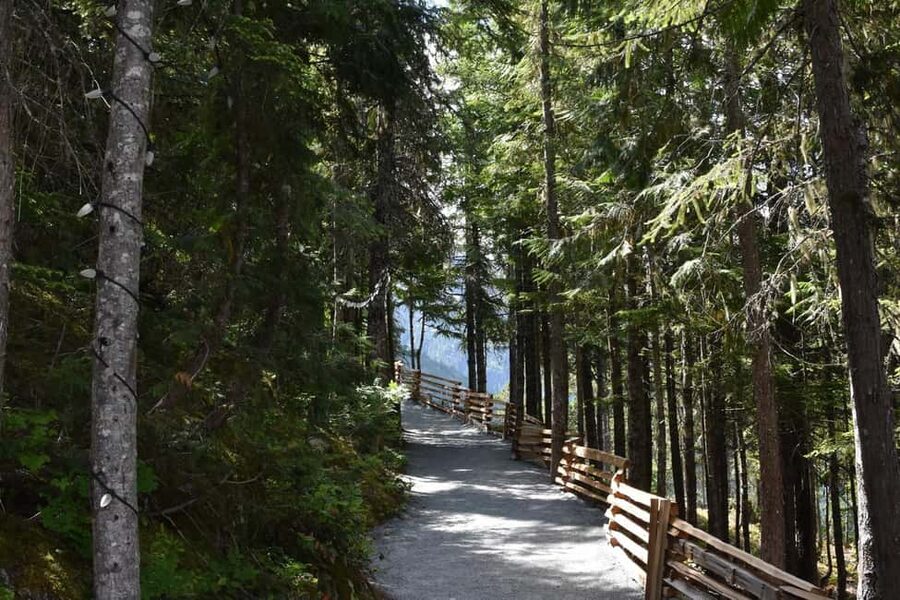 Whistler, Sea to Sky Gondola, and Shannon Falls Day Trip - The return ride and the second look at BC scenery