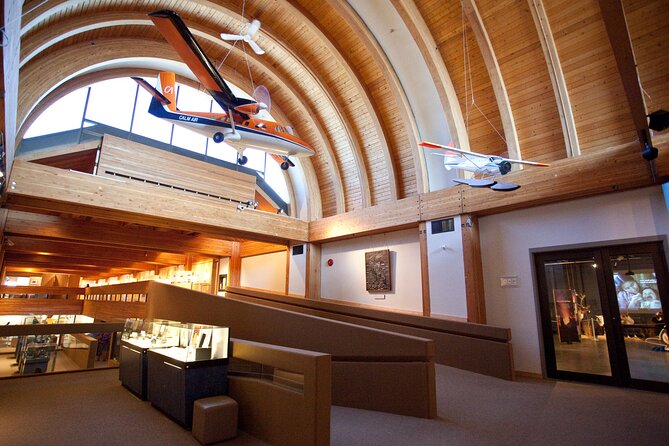 Yellowknife Winter 5 Days 4 Nights: Aurora and Day Activities - Day 4: dog sledding with transport included, plus a flexible final aurora night